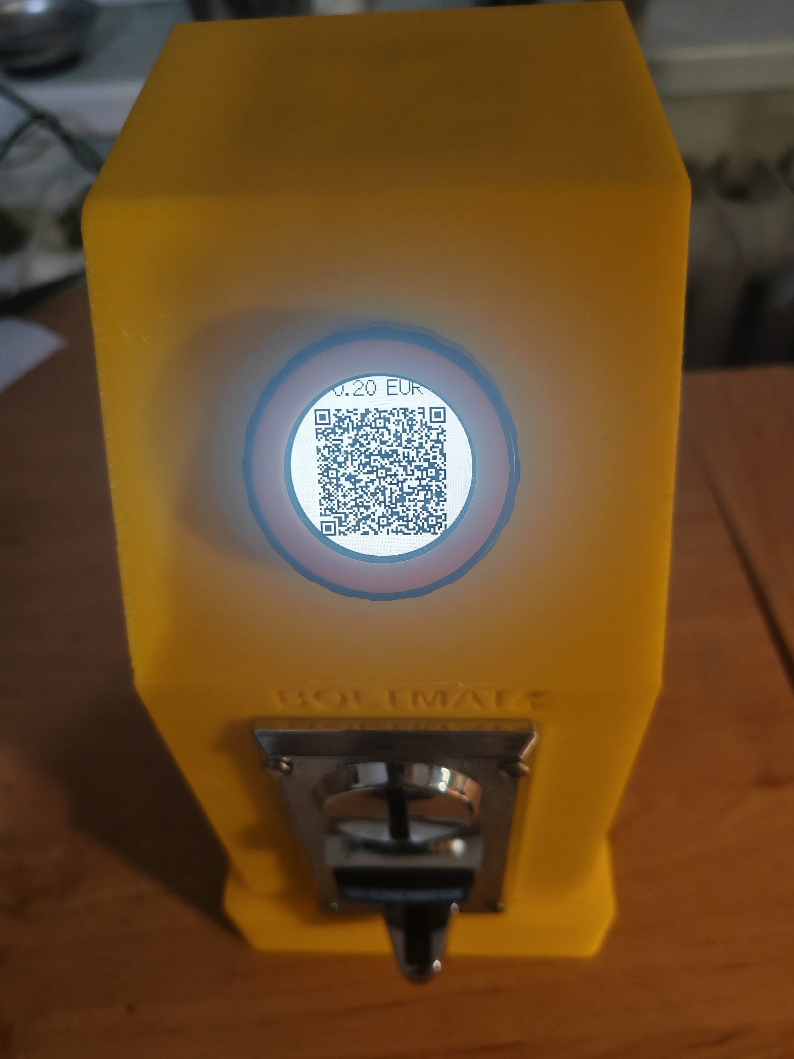 Boltmat displaying its original QR code